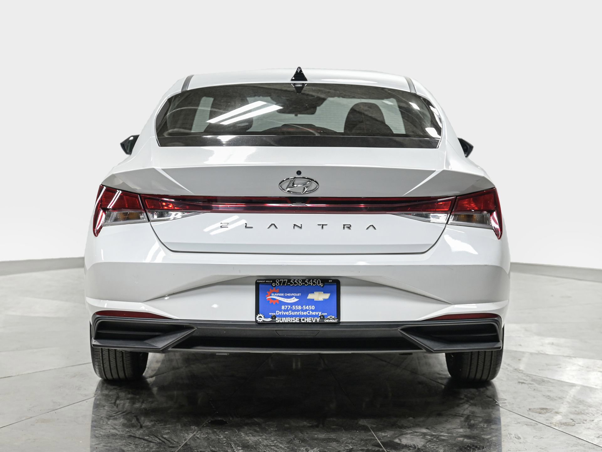 Used 2023 Hyundai Elantra SEL FWD image 5
