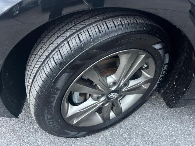 Used 2018 Hyundai Elantra SEL FWD image 18