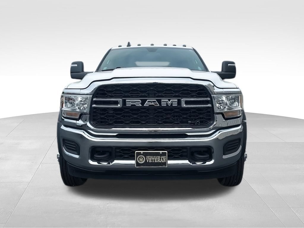 Used 2024 RAM 4500 Tradesman w/ Chrome Appearance Group AWD/4WD image 3