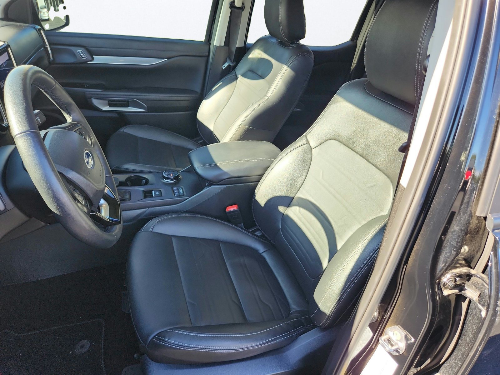 Used 2024 Ford Ranger Lariat w/ FX4 Off-Road Package AWD/4WD image 12