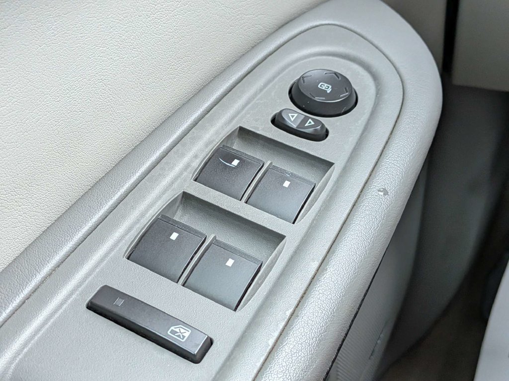 Used 2014 GMC Acadia SLT FWD image 25
