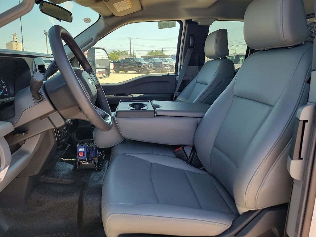 New 2025 Ford F550 4x4 SuperCab Super Duty image 16