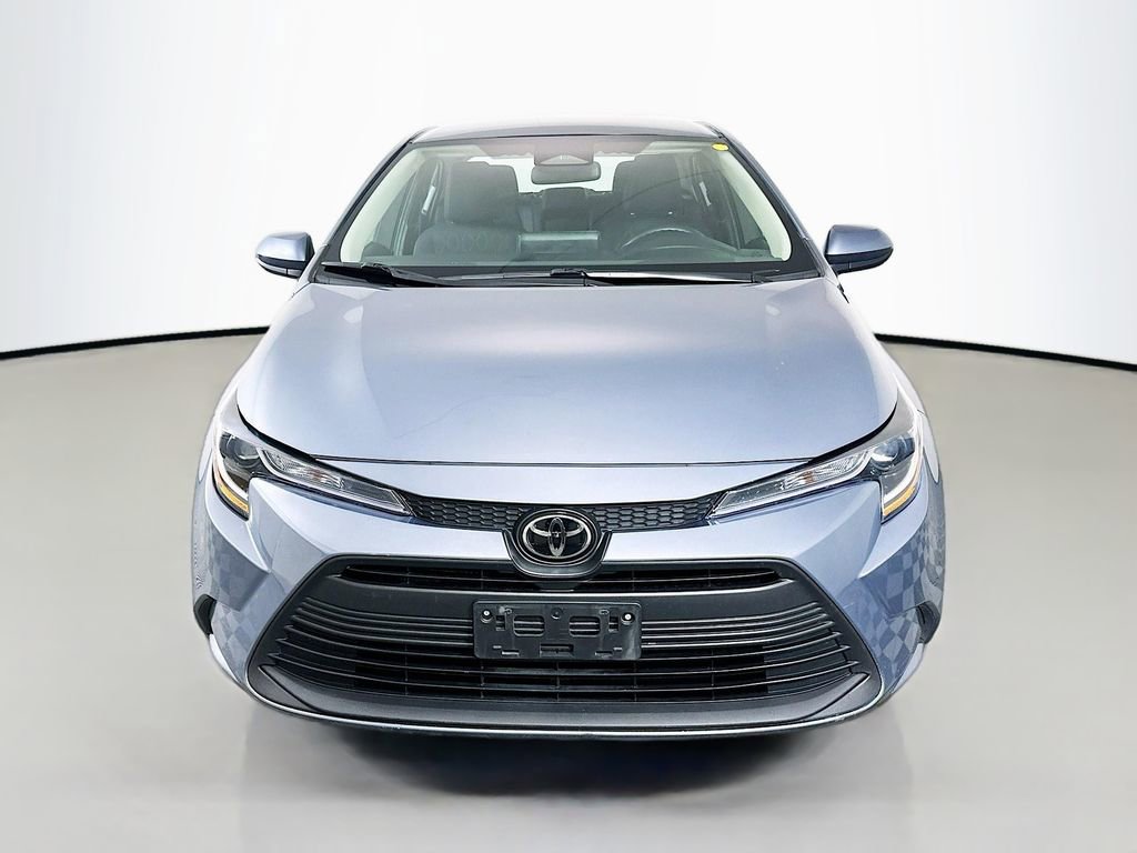 Used 2024 Toyota Corolla LE image 2