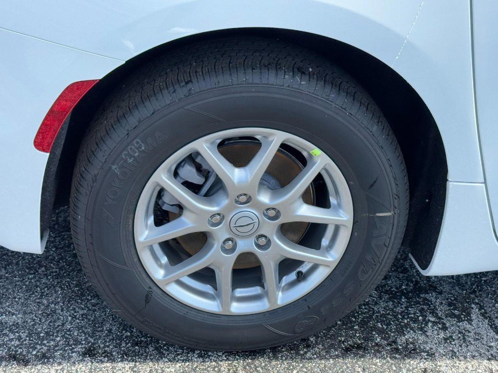 New 2026 Chrysler Pacifica Select image 4