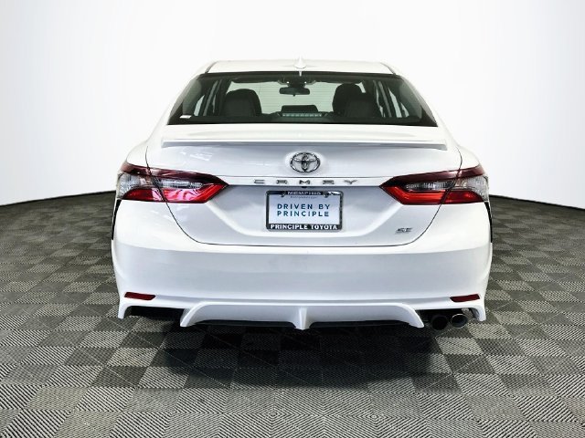 Used 2023 Toyota Camry SE FWD image 7
