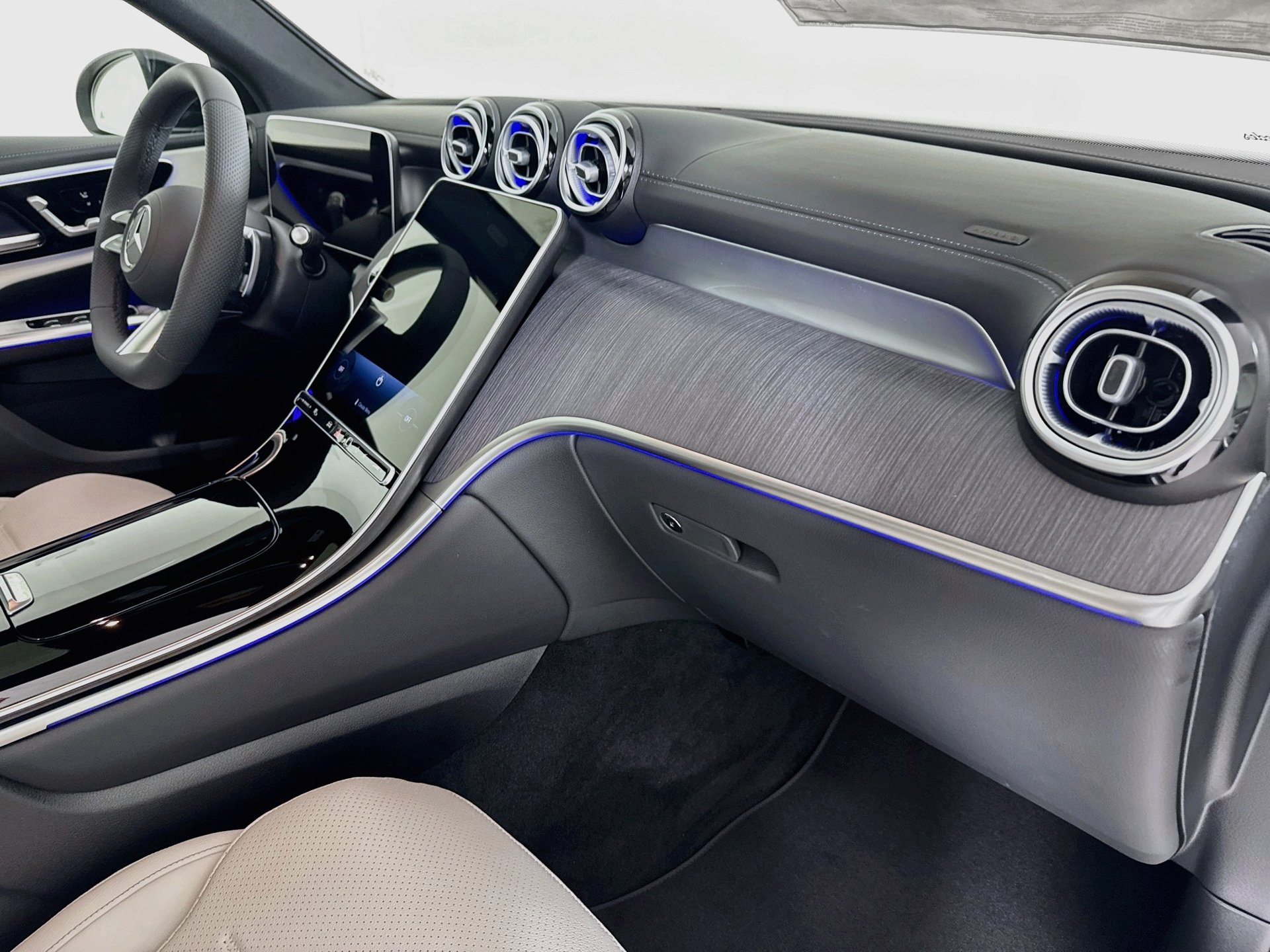 New 2027 Mercedes-Benz GLC 300 4MATIC image 32