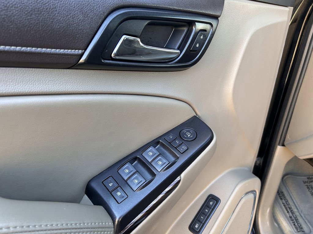 Used 2018 GMC Yukon SLT w/ Premium Edition AWD/4WD image 4