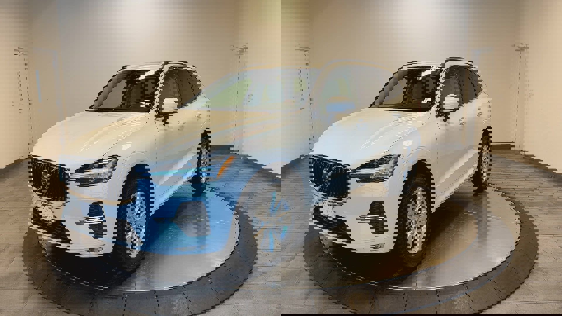 Used 2022 Volvo XC60 B5 Momentum image 4