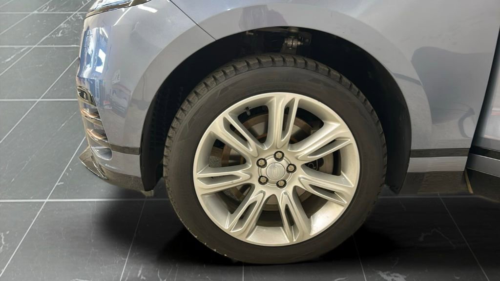 Used 2023 Land Rover Range Rover Velar R-Dynamic S image 17