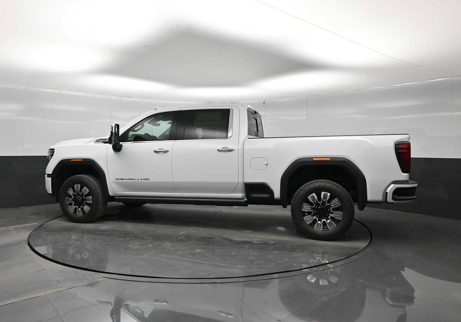 New 2026 GMC Sierra 2500 Denali w/ Denali Reserve Package AWD/4WD image 5