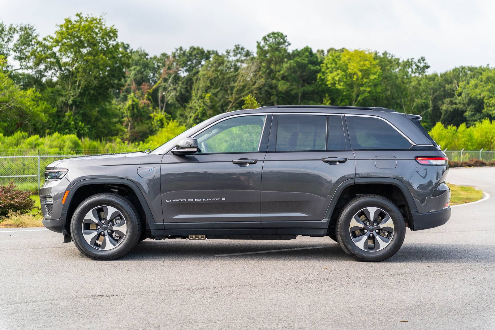 Used 2024 Jeep Grand Cherokee Limited 4xe AWD/4WD image 4