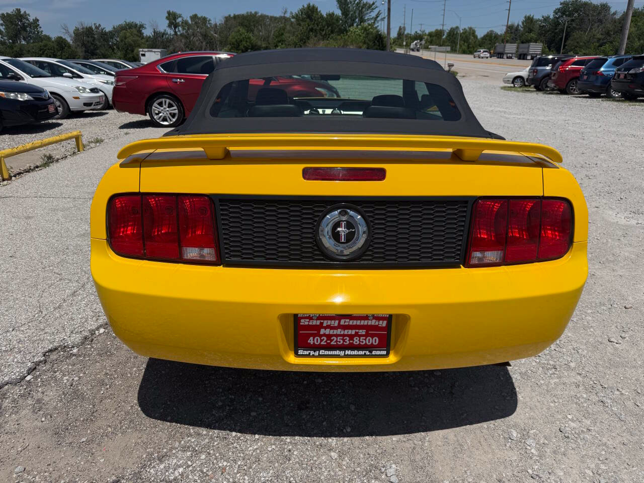 Used 2005 Ford Mustang Premium RWD image 4