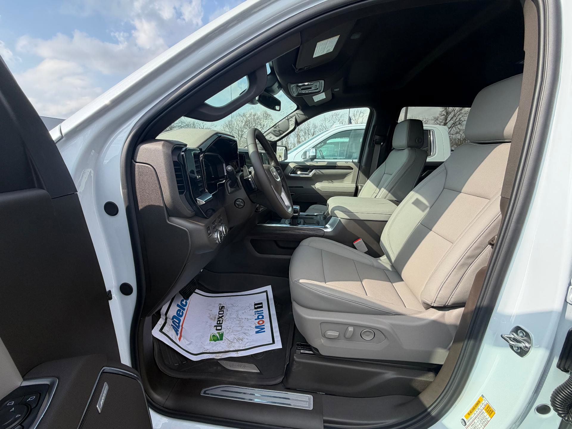 New 2026 GMC Sierra 1500 SLT w/ SLT Premium Plus Package image 8