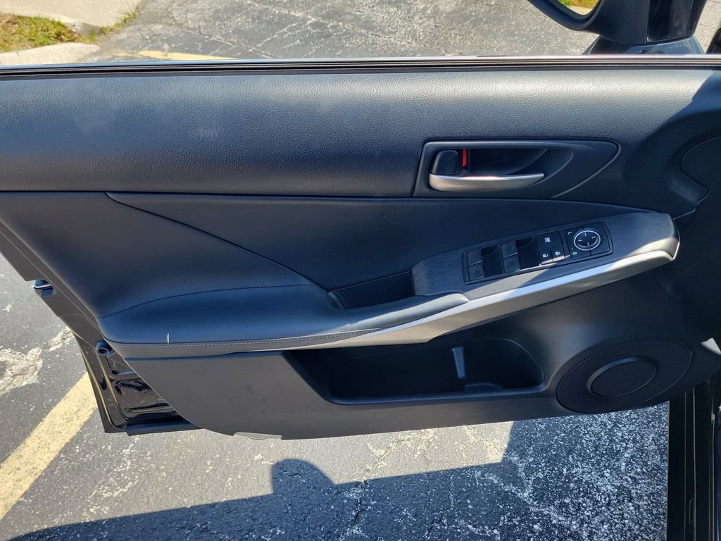 Used 2019 Lexus IS 300 F Sport w/ F Sport Package RWD image 10