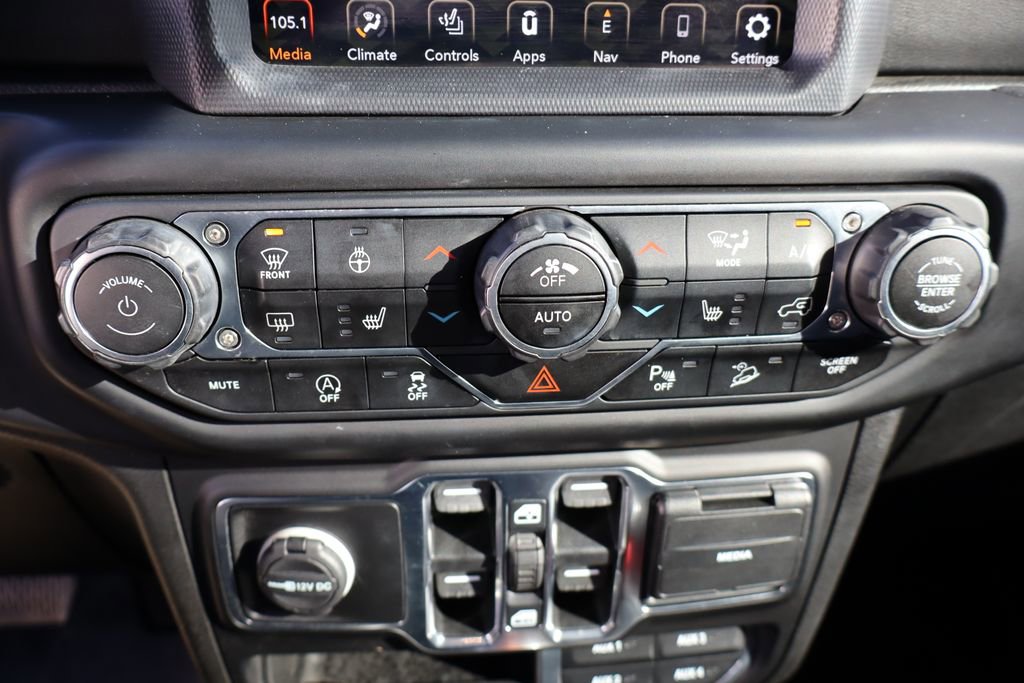 Used 2020 Jeep Wrangler Unlimited Sahara image 25