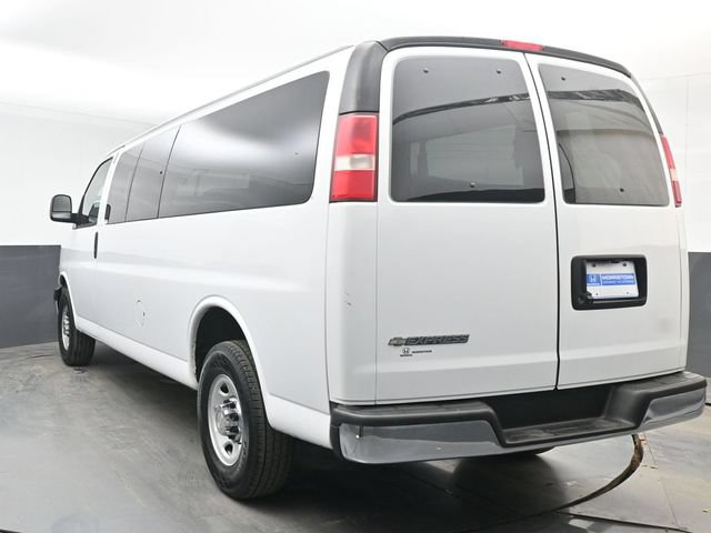 Used 2016 Chevrolet Express 3500 LT w/ LT Preferred Equipment Group RWD image 7