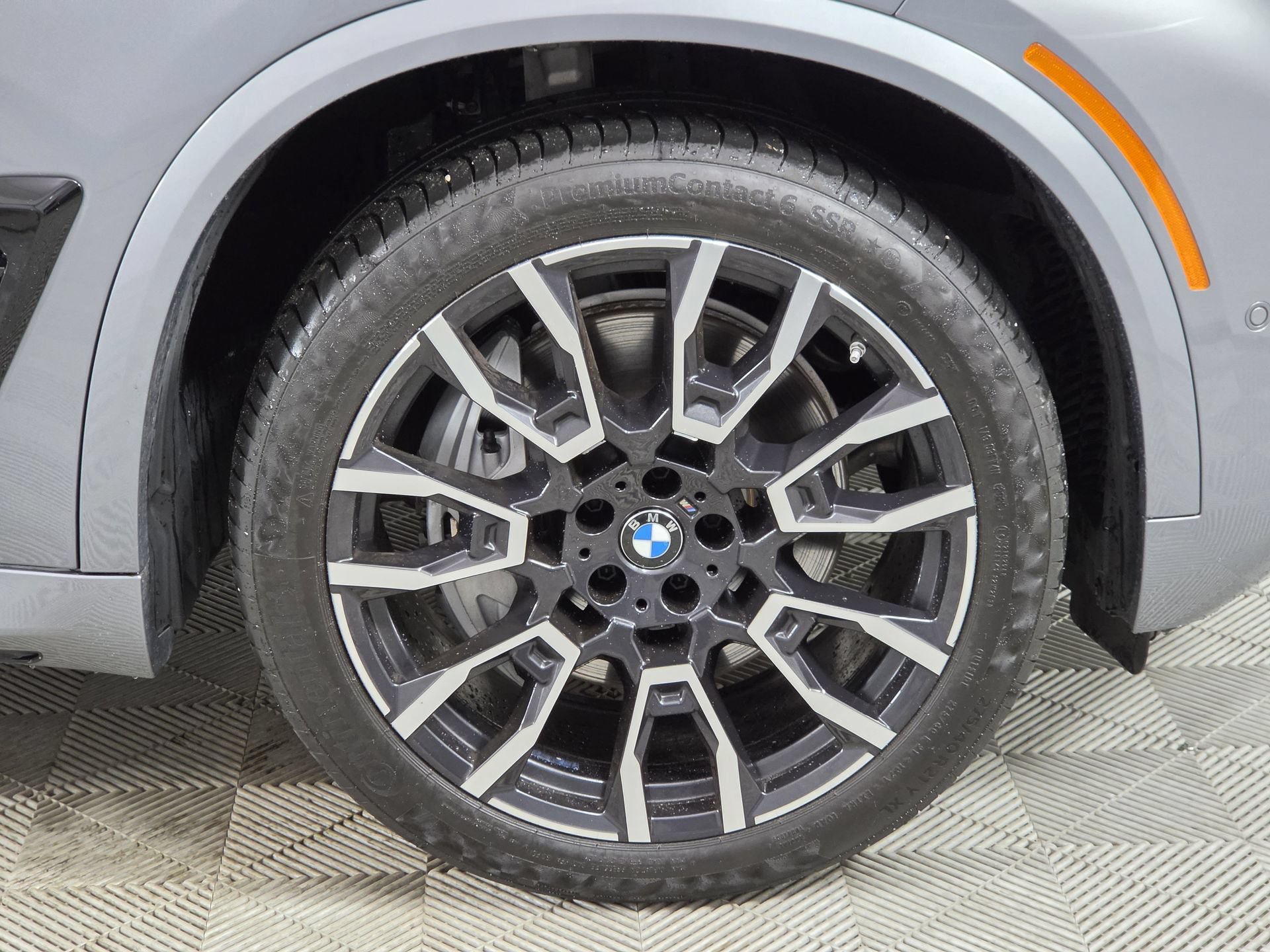 Used 2025 BMW X5 xDrive50e w/ M Sport Package AWD/4WD image 41