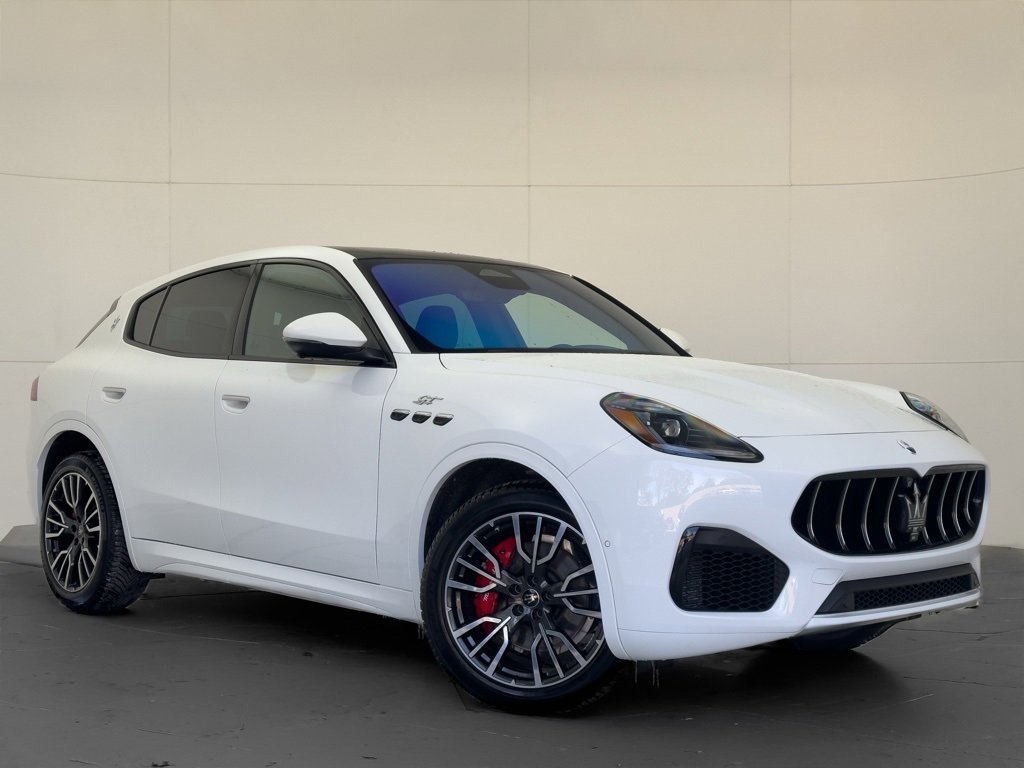 New 2024 Maserati Grecale GT