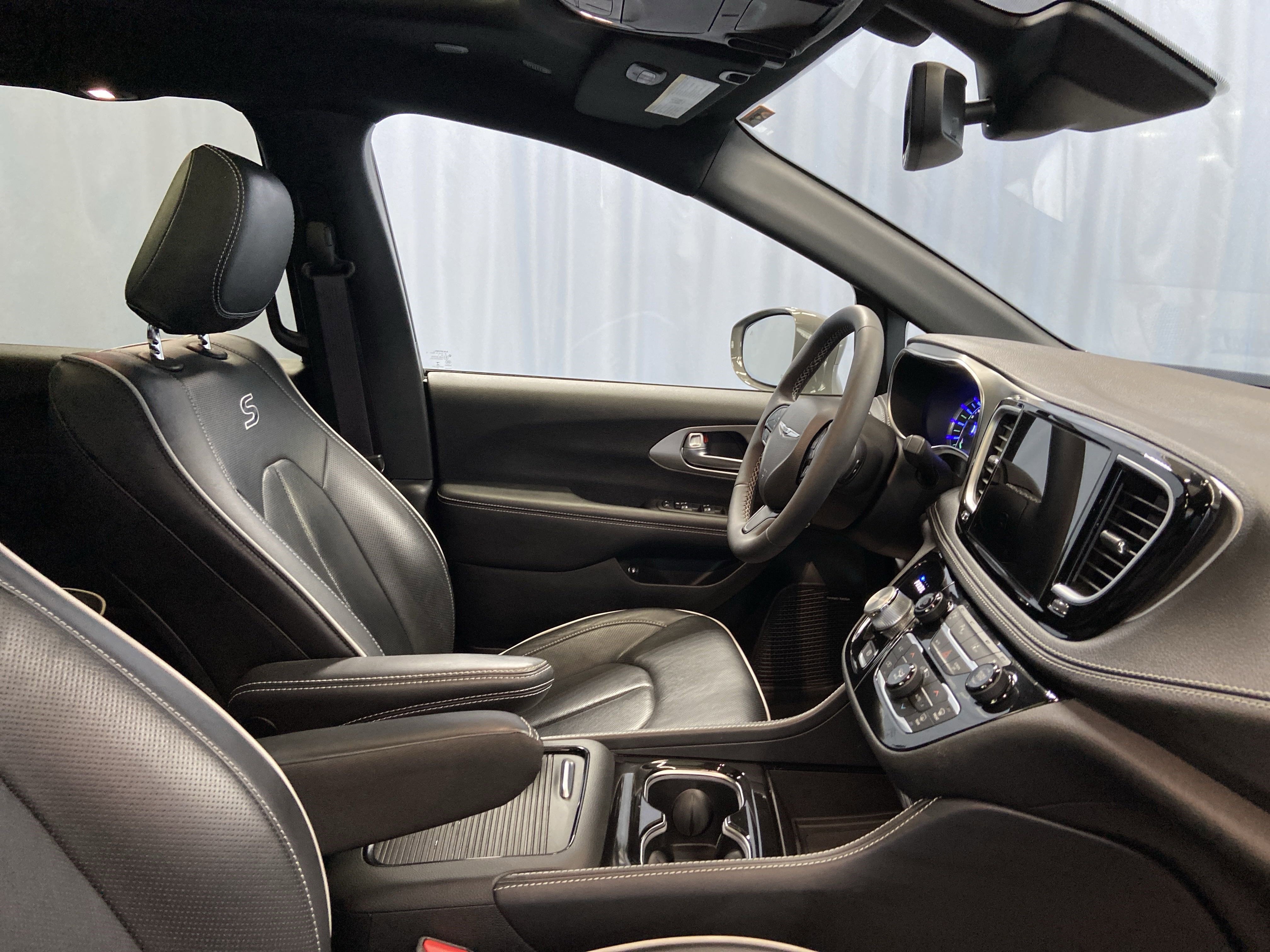 Used 2022 Chrysler Pacifica Limited w/ S Appearance Package image 50