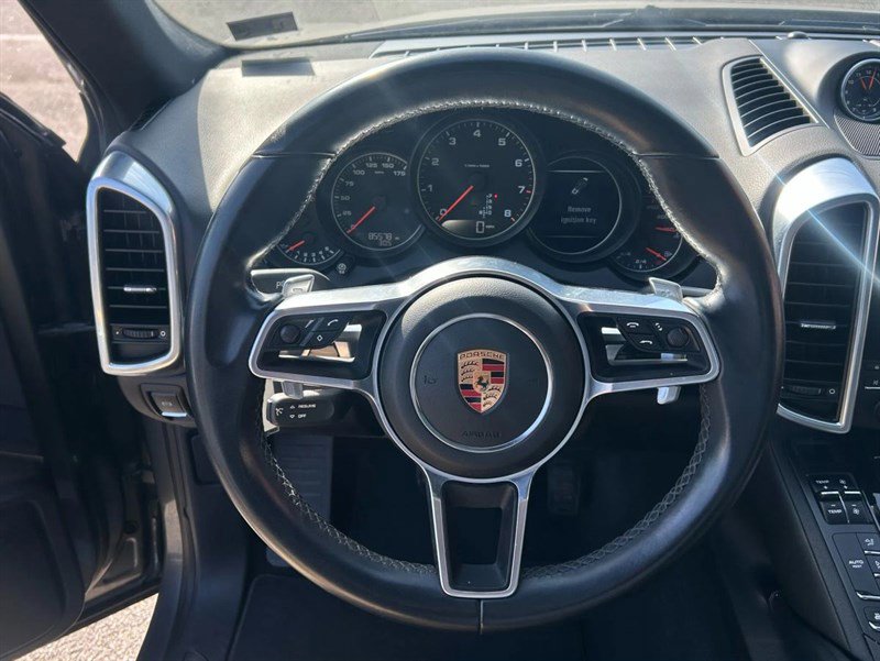 Used 2018 Porsche Cayenne Sport Utility 4D image 24