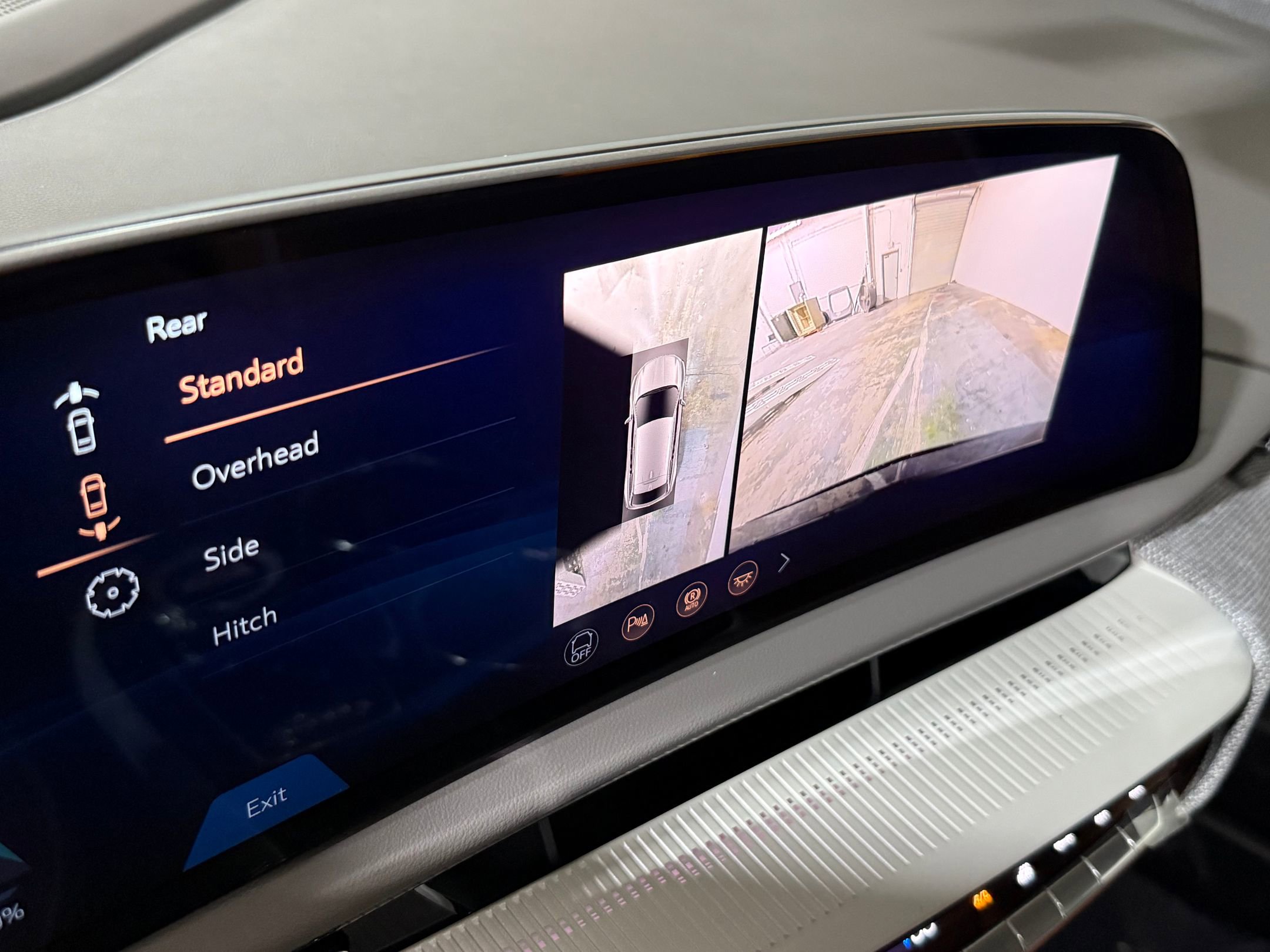 New 2026 Cadillac Optiq Luxury 2 image 30