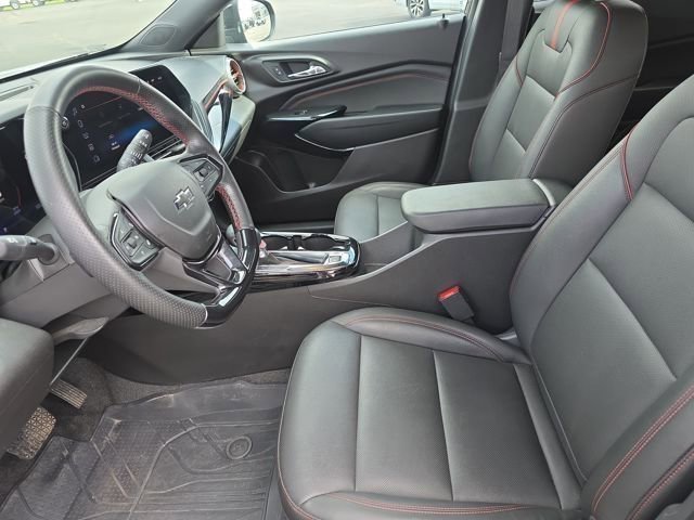 Used 2025 Chevrolet Trax RS w/ Driver Confidence Package FWD image 16