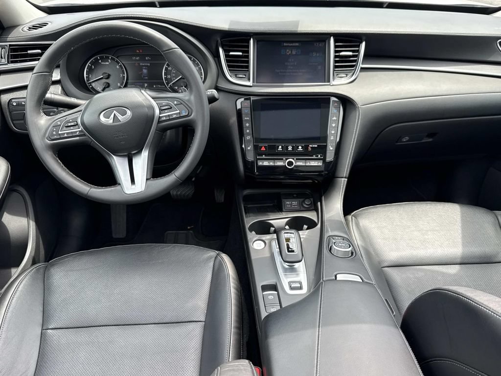 Used 2023 INFINITI QX50 Luxe AWD/4WD image 2