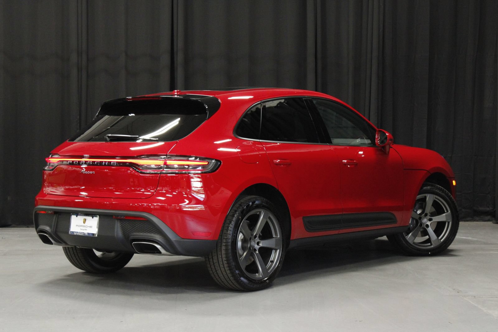 New 2026 Porsche Macan AWD/4WD image 5