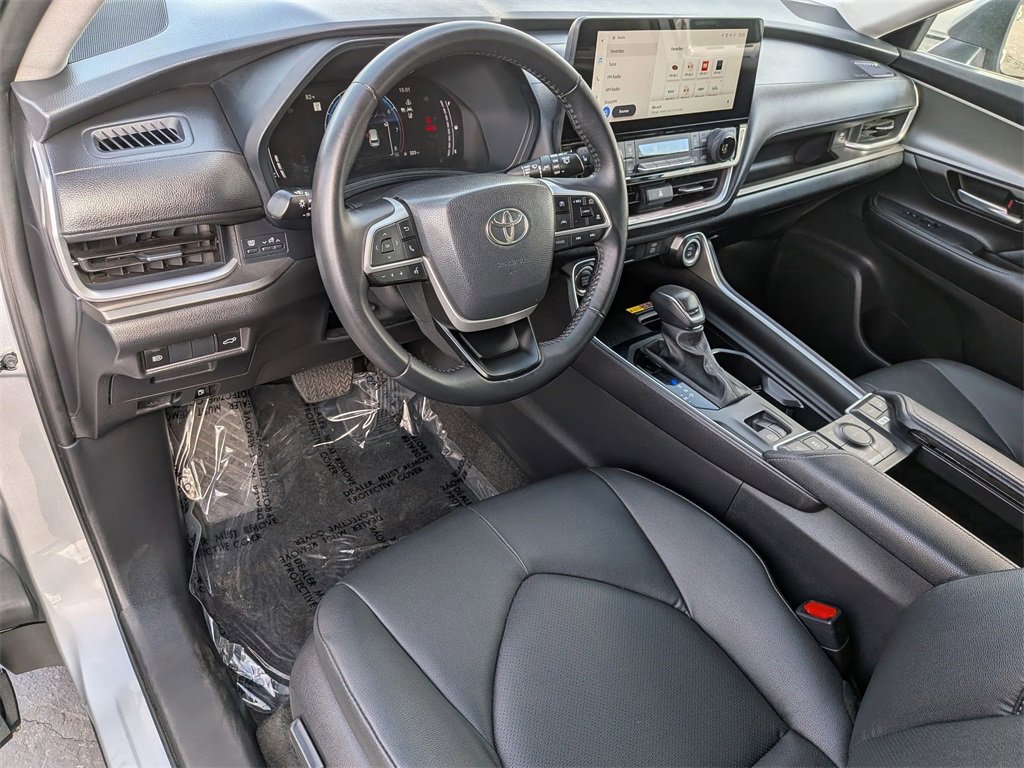 Used 2025 Toyota Grand Highlander AWD image 14