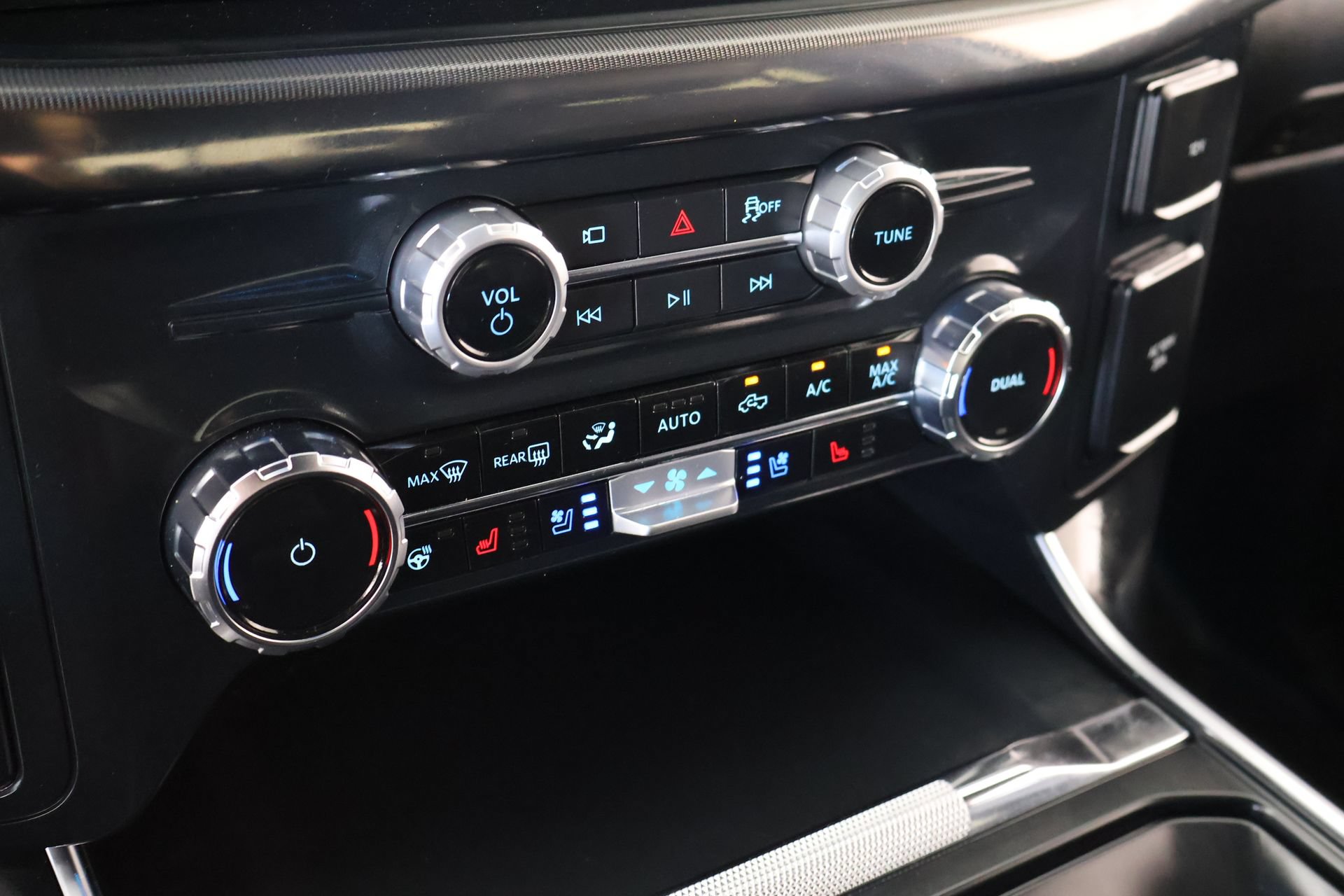 Used 2025 Ford F150 Raptor AWD/4WD image 8