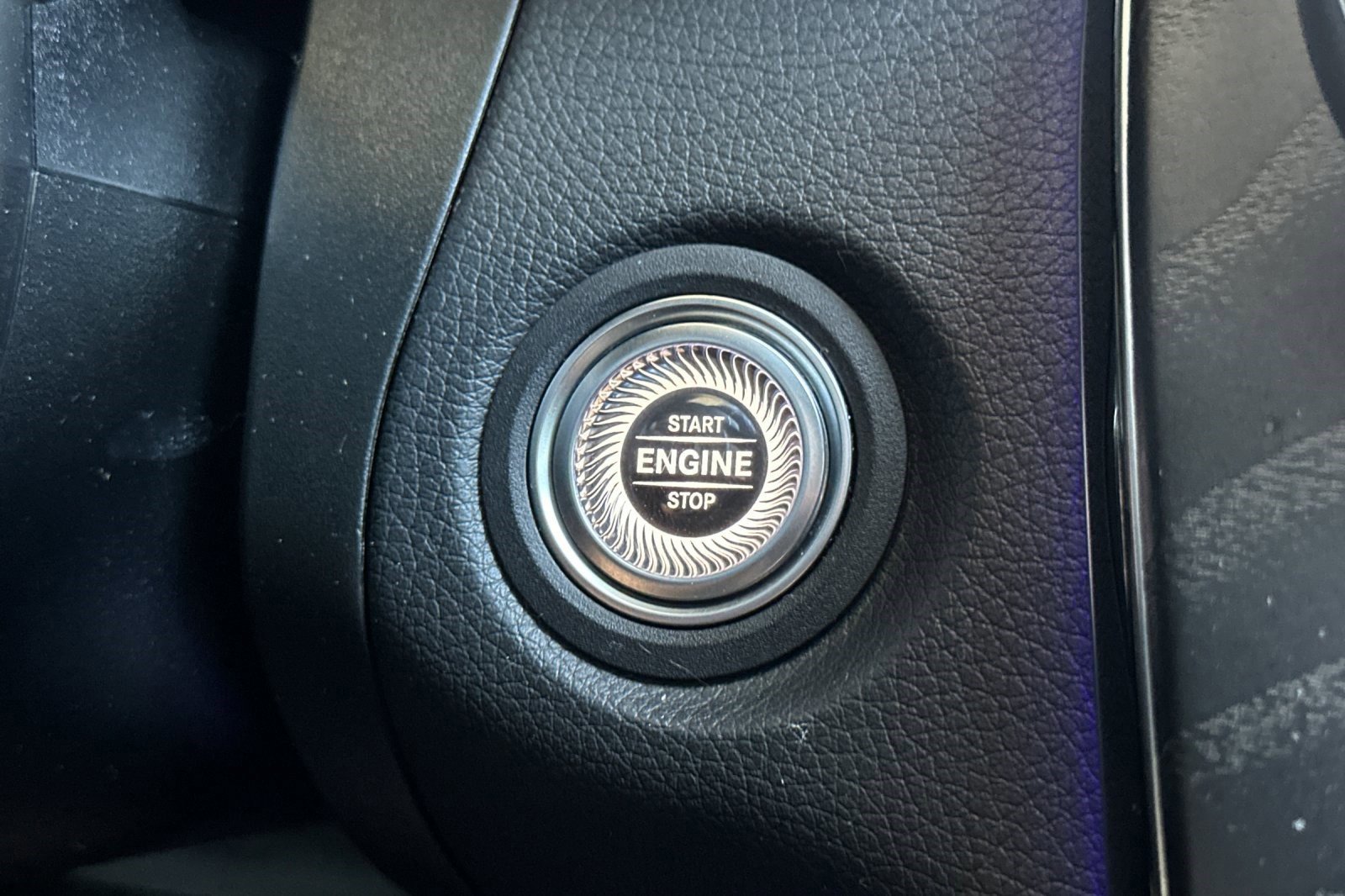 Used 2021 Mercedes-Benz GLC 300 4MATIC image 33
