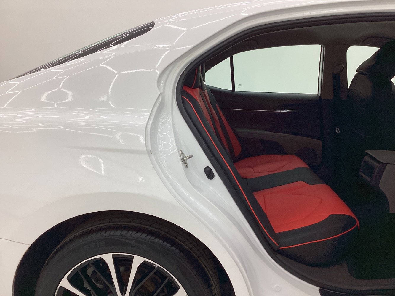 Used 2020 Toyota Camry SE image 21