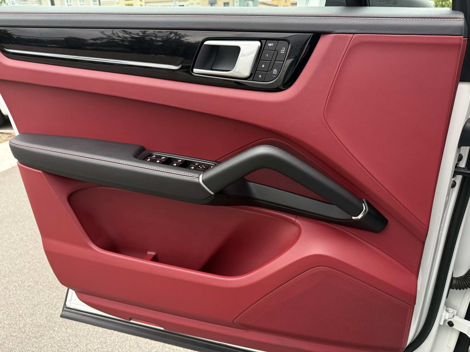 Used 2023 Porsche Cayenne image 26