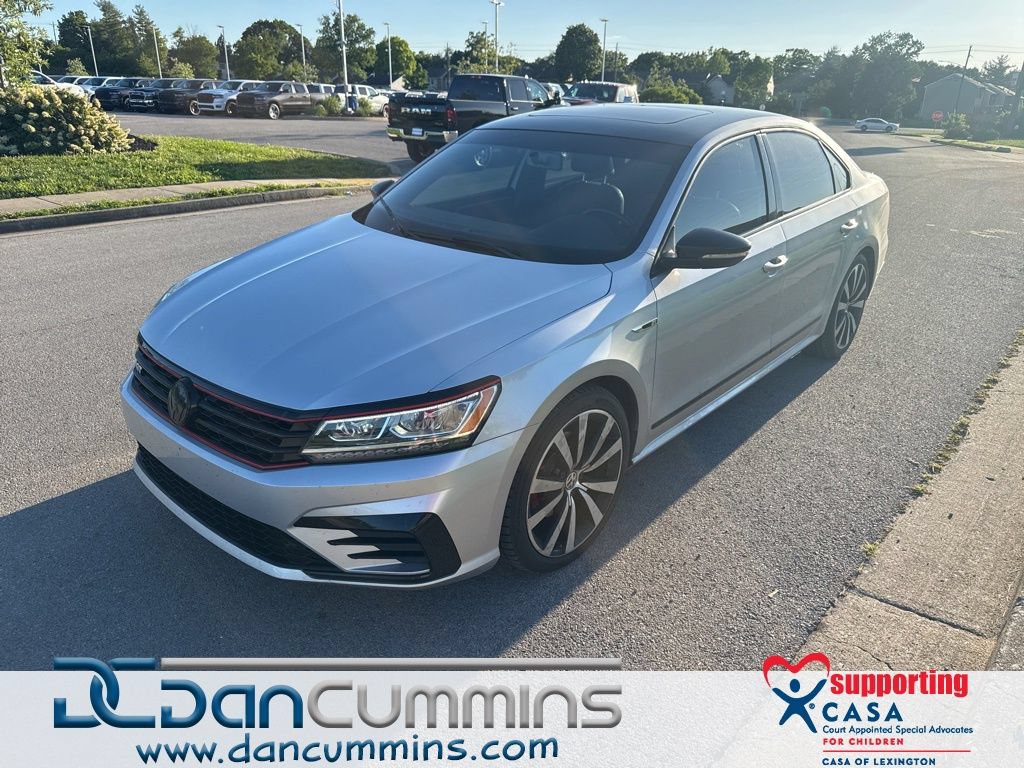 Used 2018 Volkswagen Passat 3.6 FWD image 1