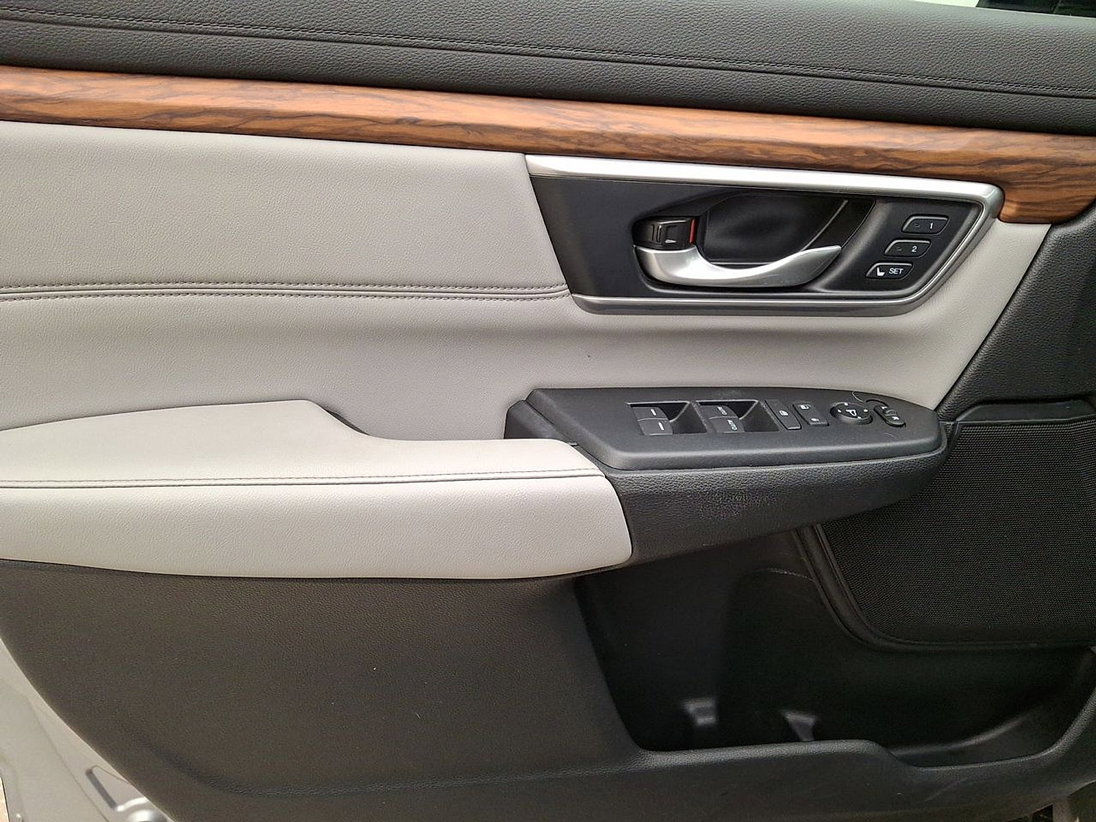 Used 2020 Honda CR-V EX-L image 10