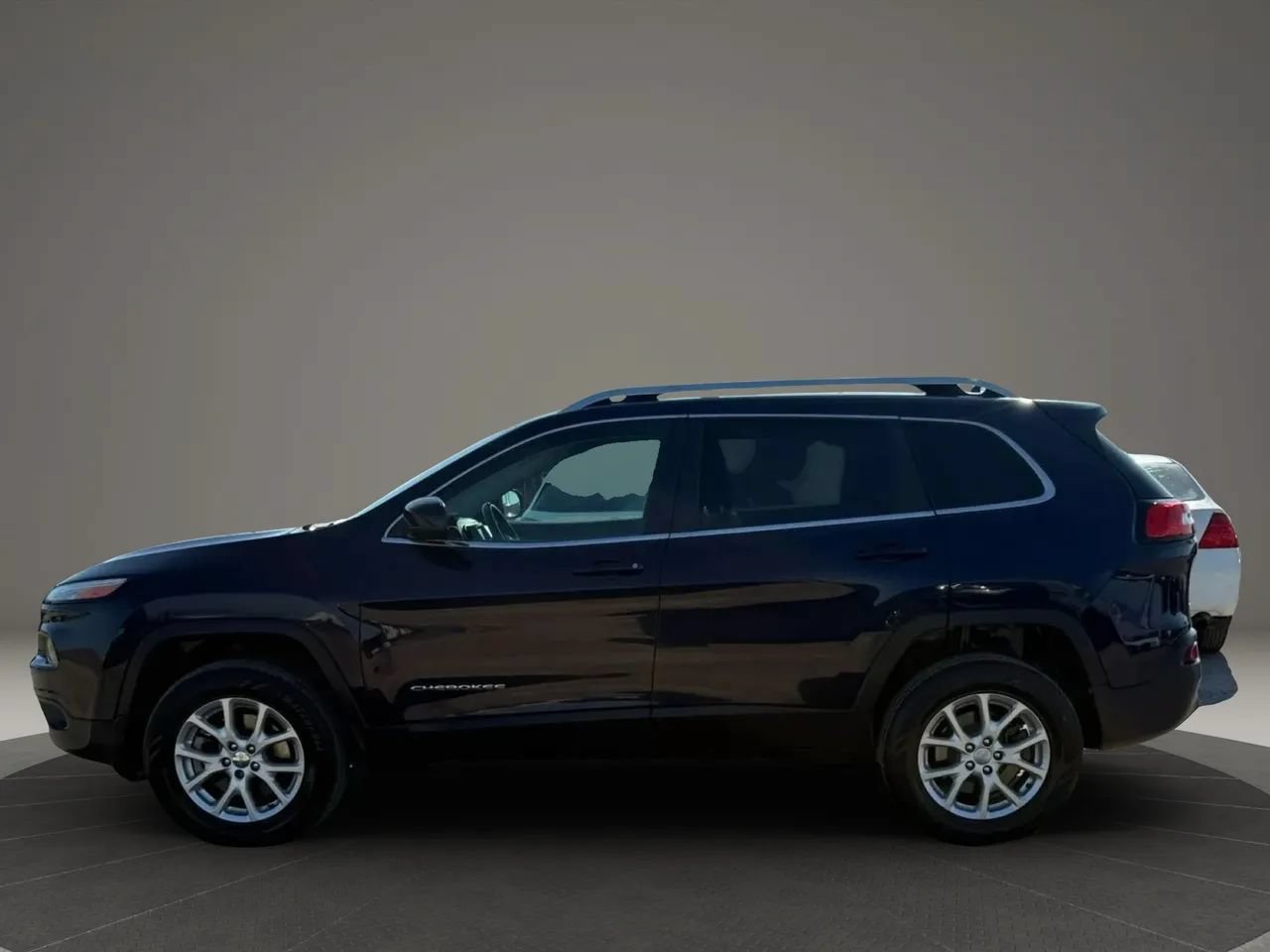 Used 2014 Jeep Cherokee Latitude w/ Comfort/Convenience Group AWD/4WD image 10