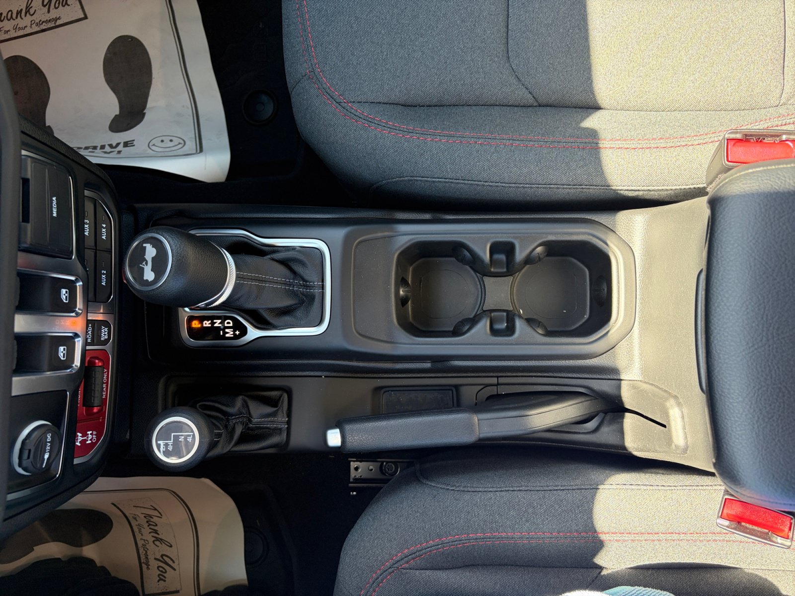New 2025 Jeep Wrangler Rubicon w/ Convenience Group AWD/4WD image 17