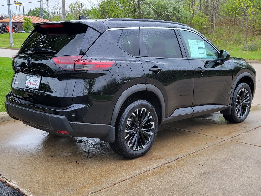 New 2026 Nissan Rogue Dark Armor AWD/4WD image 3