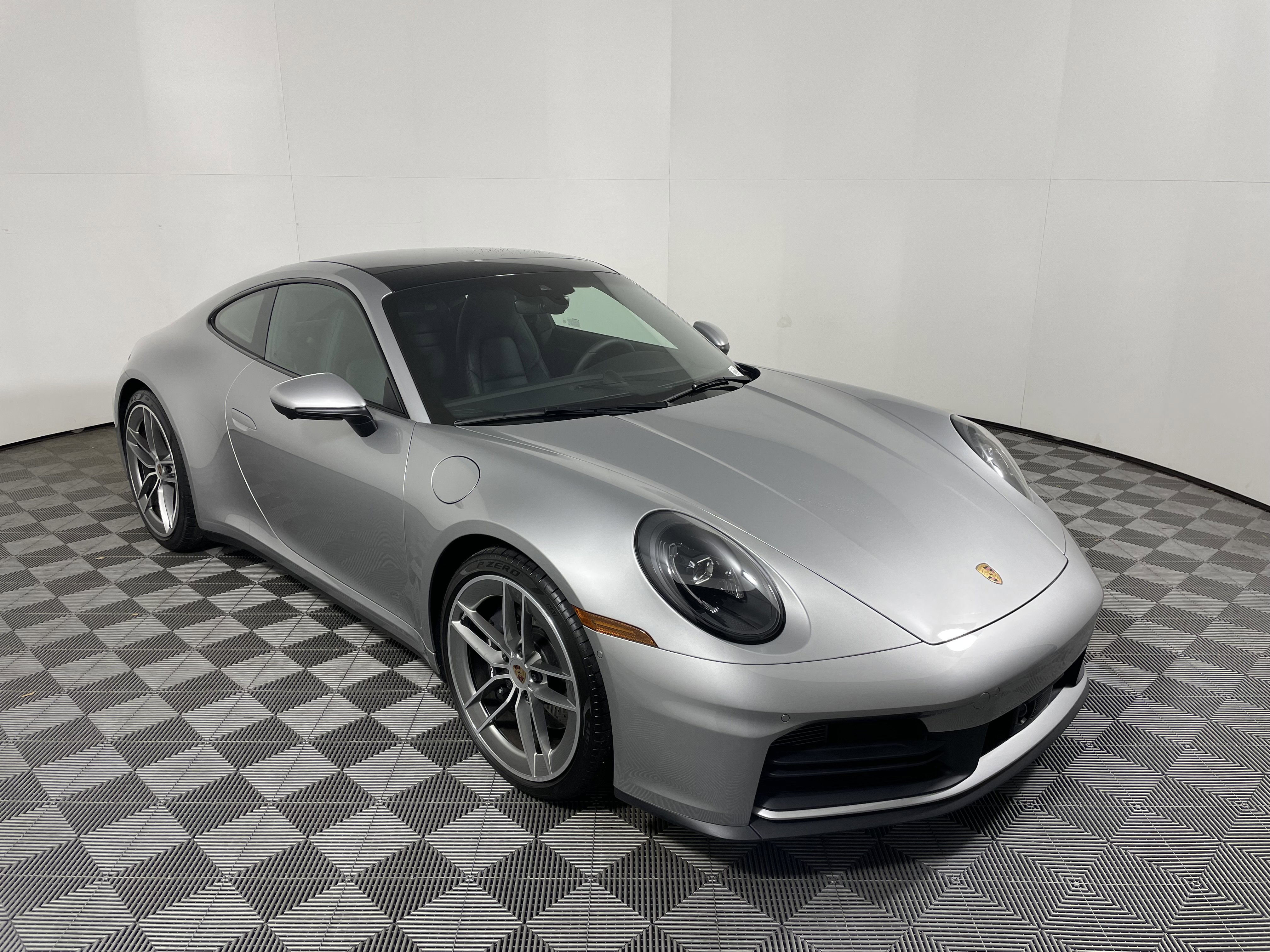 Used 2025 Porsche 911 Carrera image 9