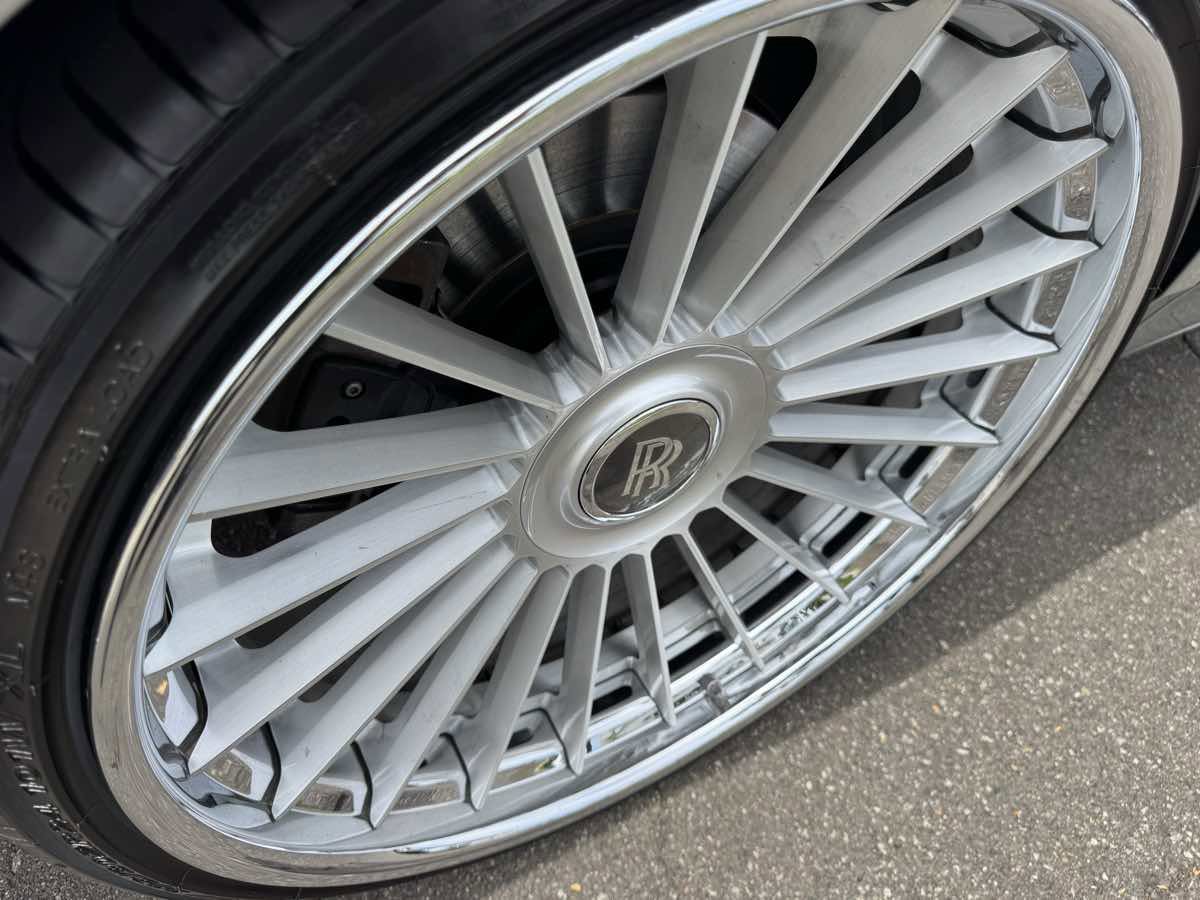Used 2014 Rolls-Royce Ghost RWD image 34