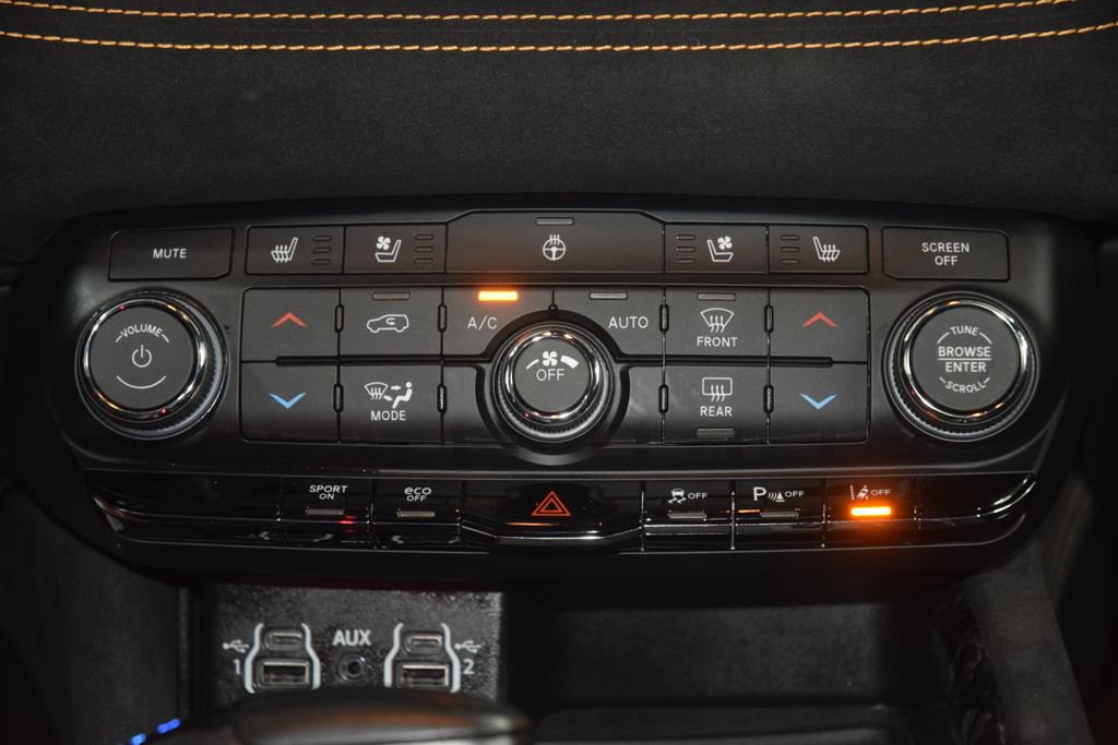 Used 2023 Dodge Durango R/T w/ Hemi Orange Plus Package AWD/4WD image 35