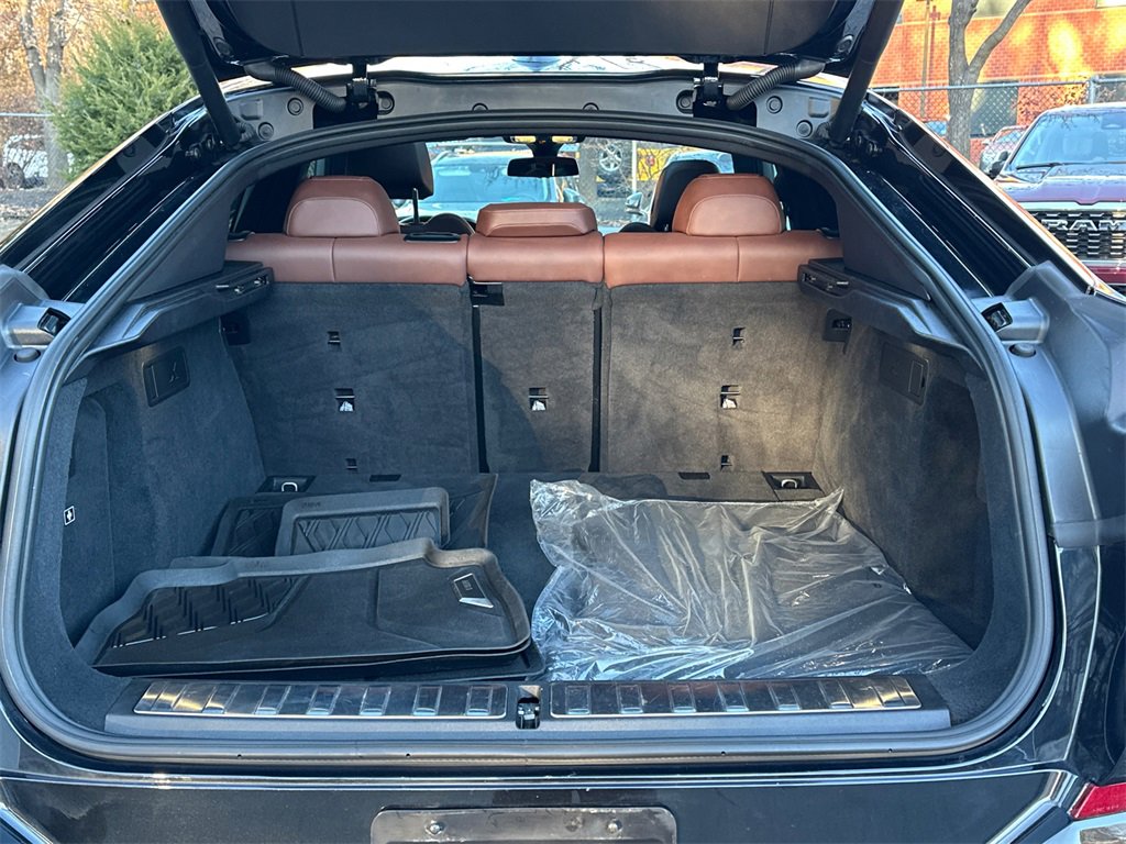 Used 2023 BMW X6 xDrive40i w/ M Sport Package image 6