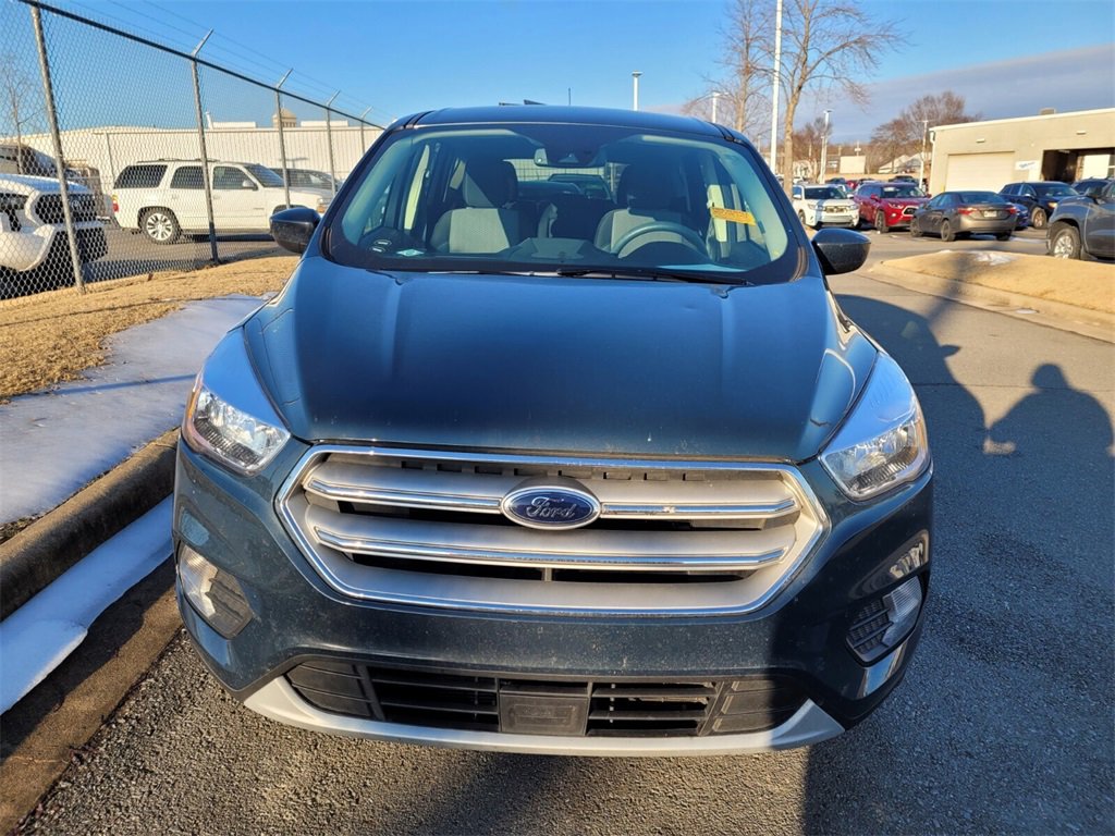 Used 2019 Ford Escape SE image 2