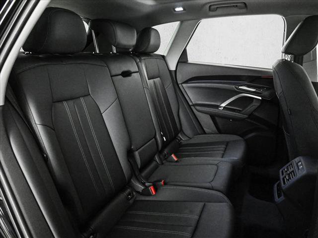 Certified 2025 Audi Q5 Premium w/ Convenience Package image 21