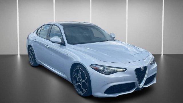 Used 2023 Alfa Romeo Giulia Ti w/ Active Assist Plus Package RWD video 2