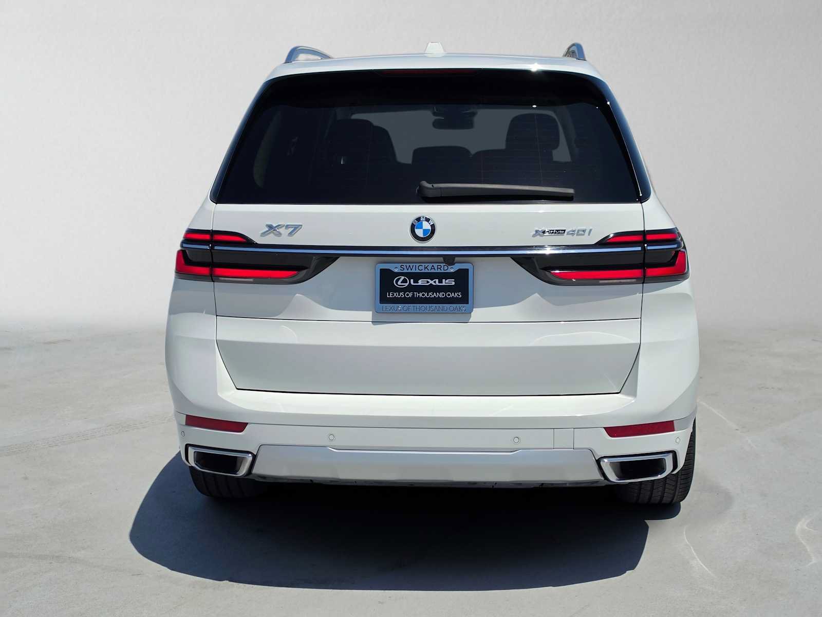 Used 2023 BMW X7 xDrive40i w/ Premium Package AWD/4WD image 4