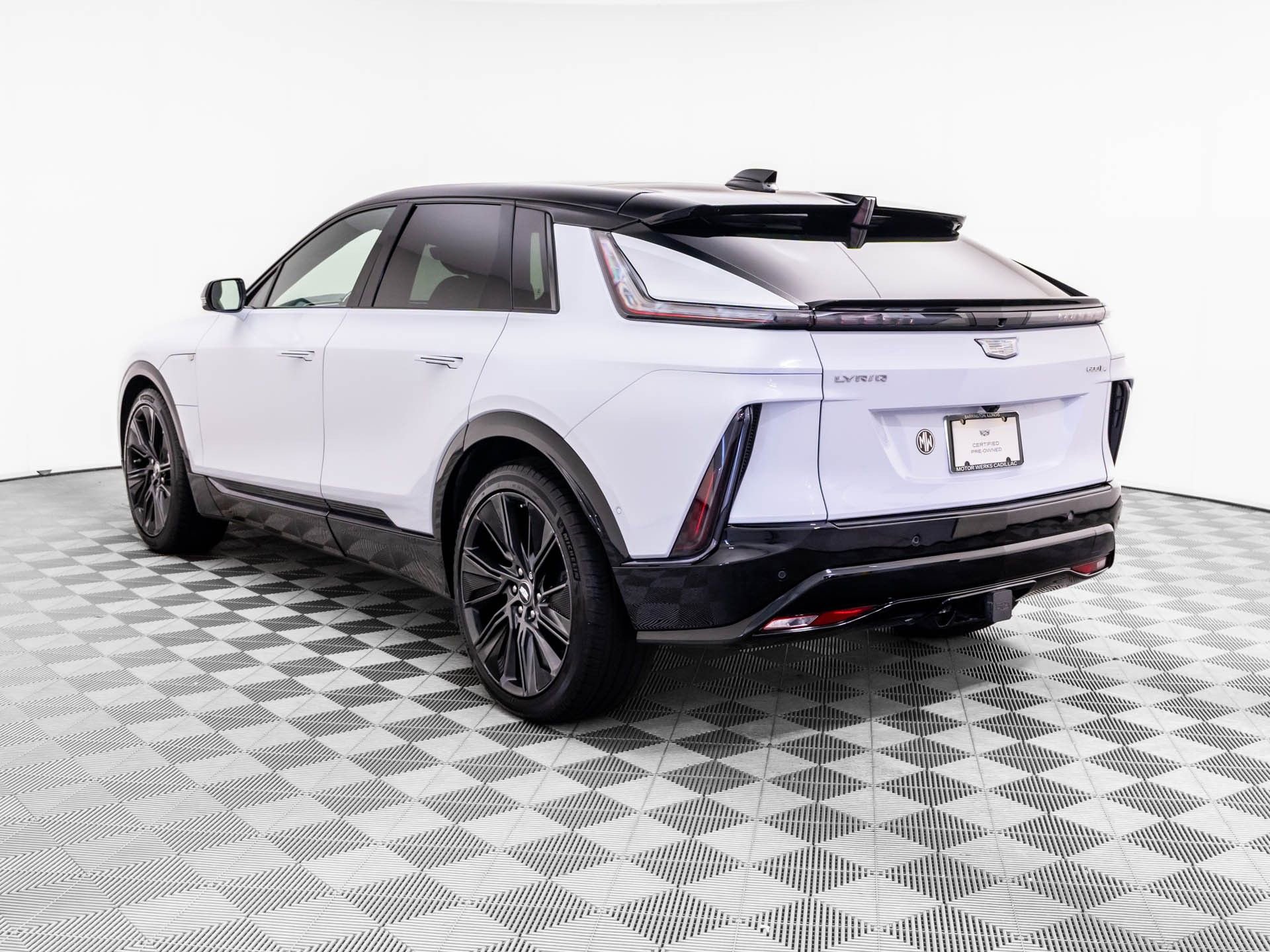 Used 2026 Cadillac Lyriq Signature Sport w/ Nappa Leather Package AWD/4WD image 3