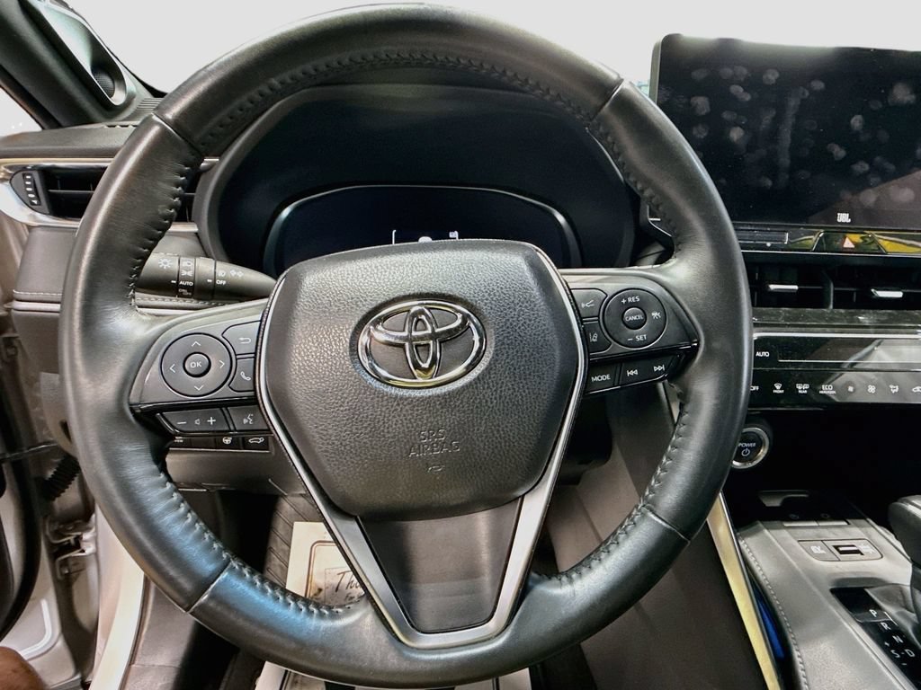Used 2023 Toyota Venza Limited AWD/4WD image 11
