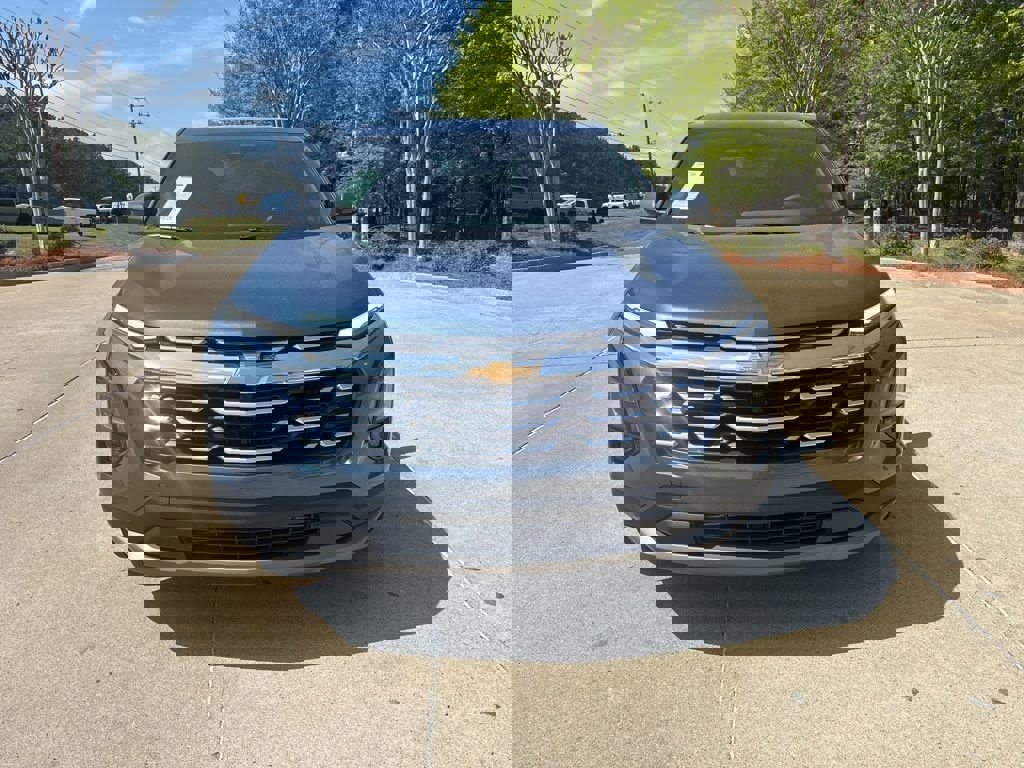 New 2026 Chevrolet Equinox LT w/ Safety and Technology Package image 2