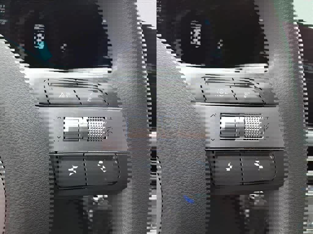 Used 2025 Hyundai Sonata SE image 14